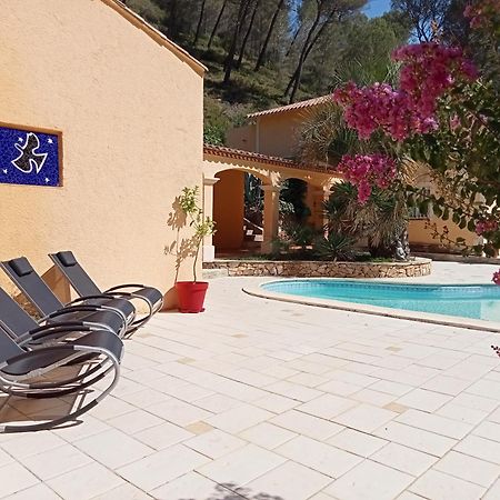 Les Restanques - Chambre D'Hotes Cuges-les-Pins Buitenkant foto