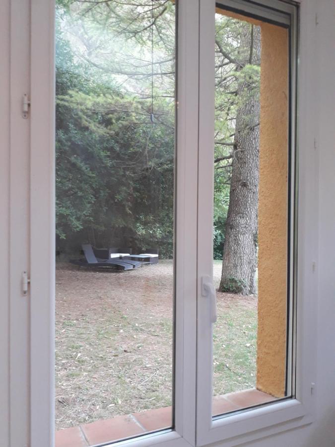 Les Restanques - Chambre D'Hotes Cuges-les-Pins Buitenkant foto
