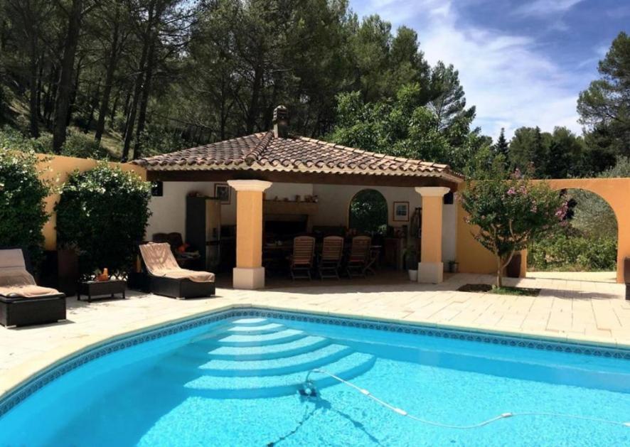 Les Restanques - Chambre D'Hotes Cuges-les-Pins Buitenkant foto